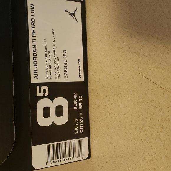 Air Jordan 11 Retro Low - Concord - 2012 - Picture 6 of 6
